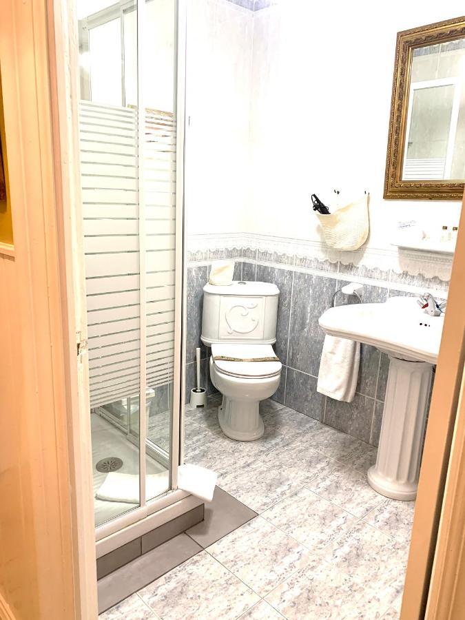 Hostal Boutique Puerta Del Sol Torrelavega Exterior photo