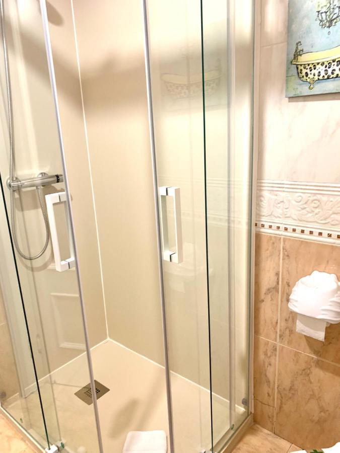 Hostal Boutique Puerta Del Sol Torrelavega Exterior photo